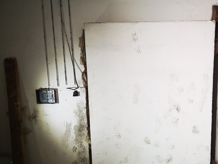 FOTO: Päticu mladíkov zlákalo nebezpečné dobrodružstvo, Po prstoch im klepli policajti , foto 3