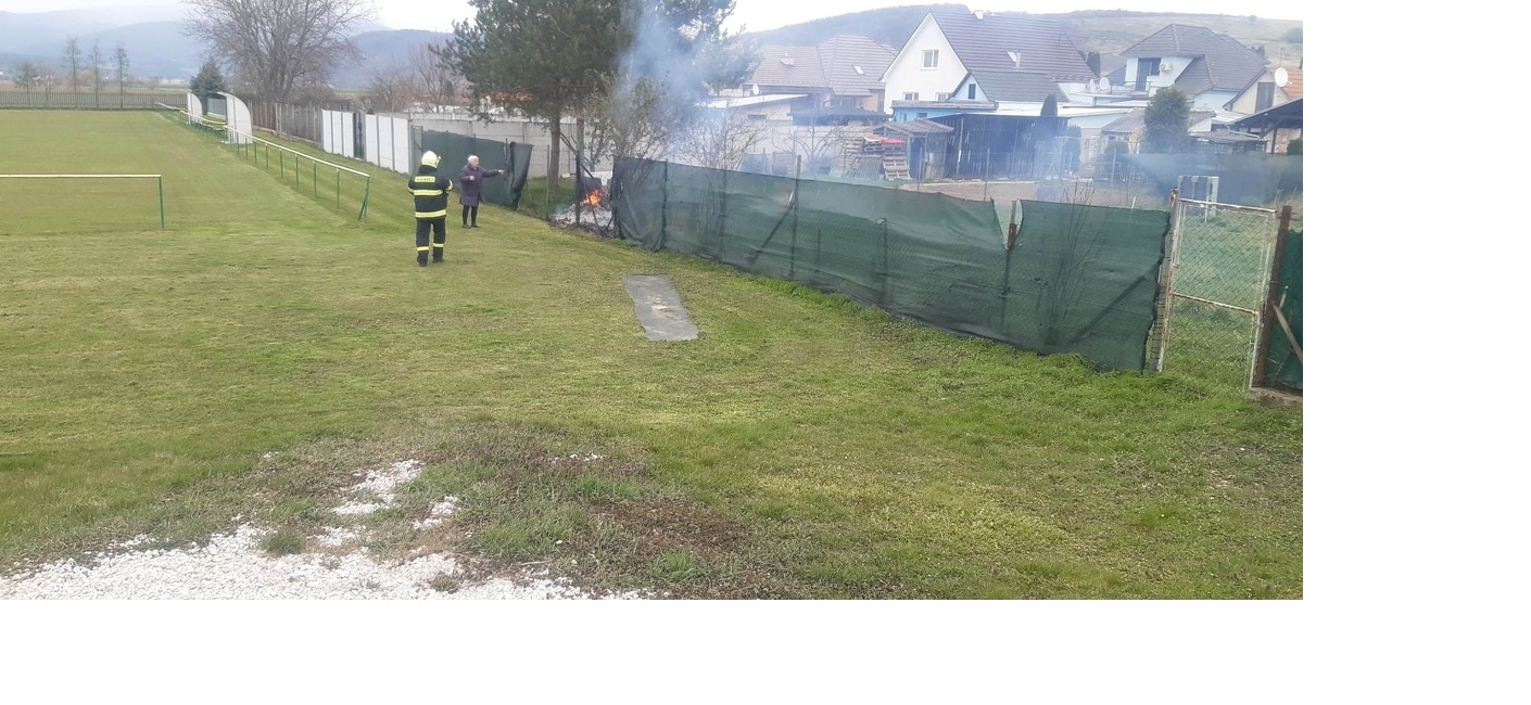 FOTO: Poplach v Skačanoch. Zasahovať museli miestni dobrovoľní hasiči , foto 4