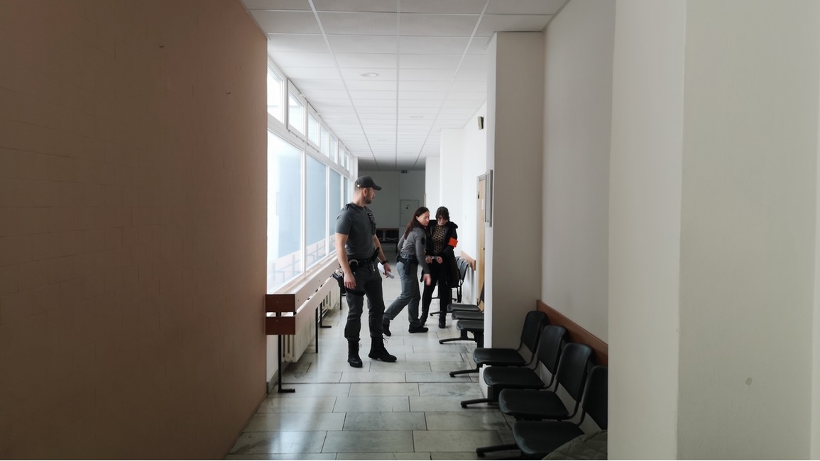FOTO: Útočníčka, ktorá pobodala svoju spolubývajúcu nateraz za mreže nepôjde, foto 2
