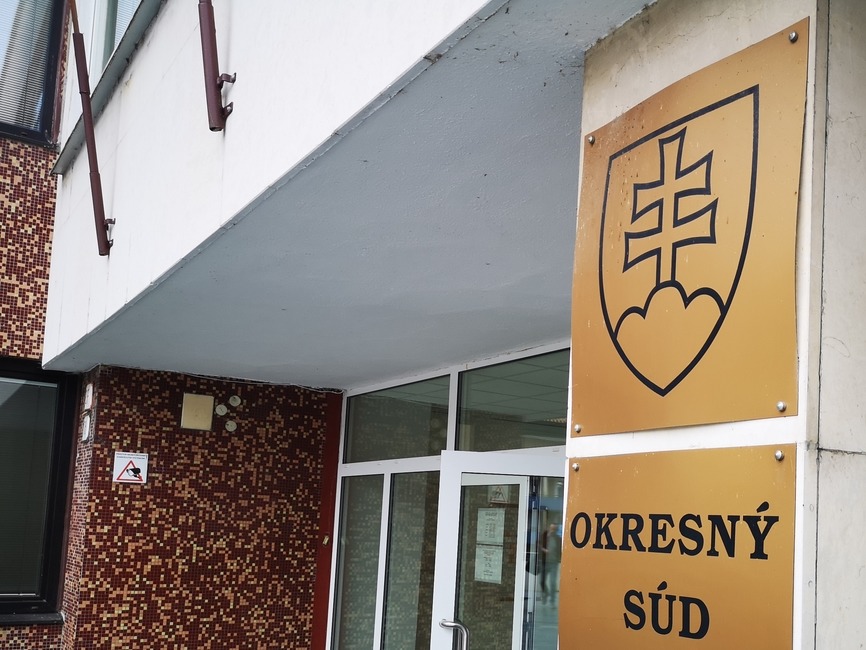 FOTO: Útočníčka, ktorá pobodala svoju spolubývajúcu nateraz za mreže nepôjde, foto 3