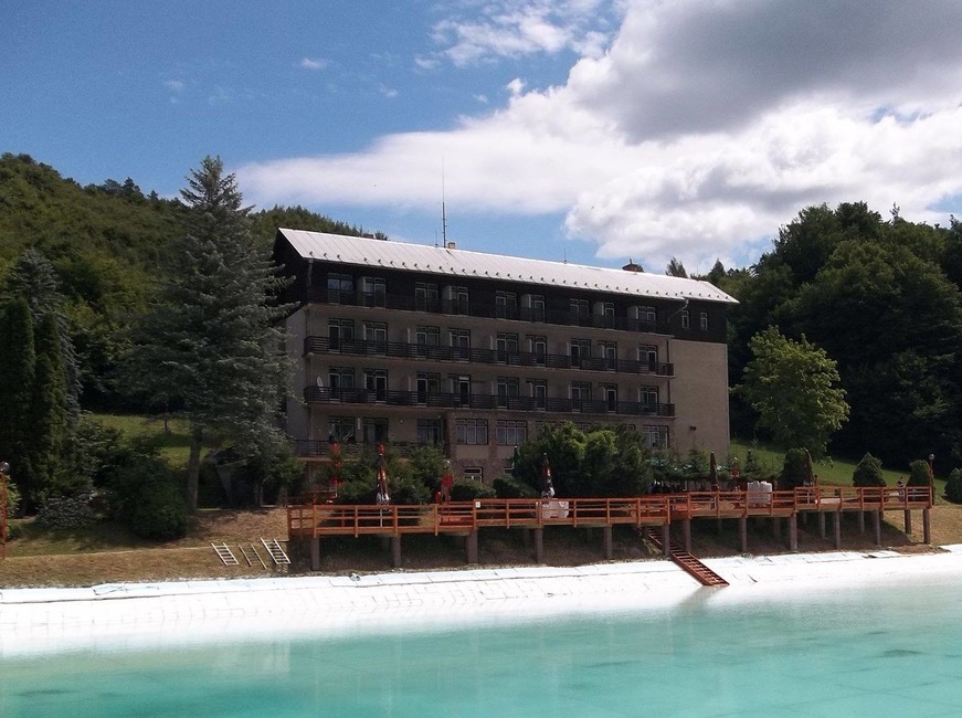 FOTO: Netradičná „ranná rozcvička“ dobrovoľných hasičov v Opatovej. Na pomoc si ich zavolali mestskí policajti, foto 1