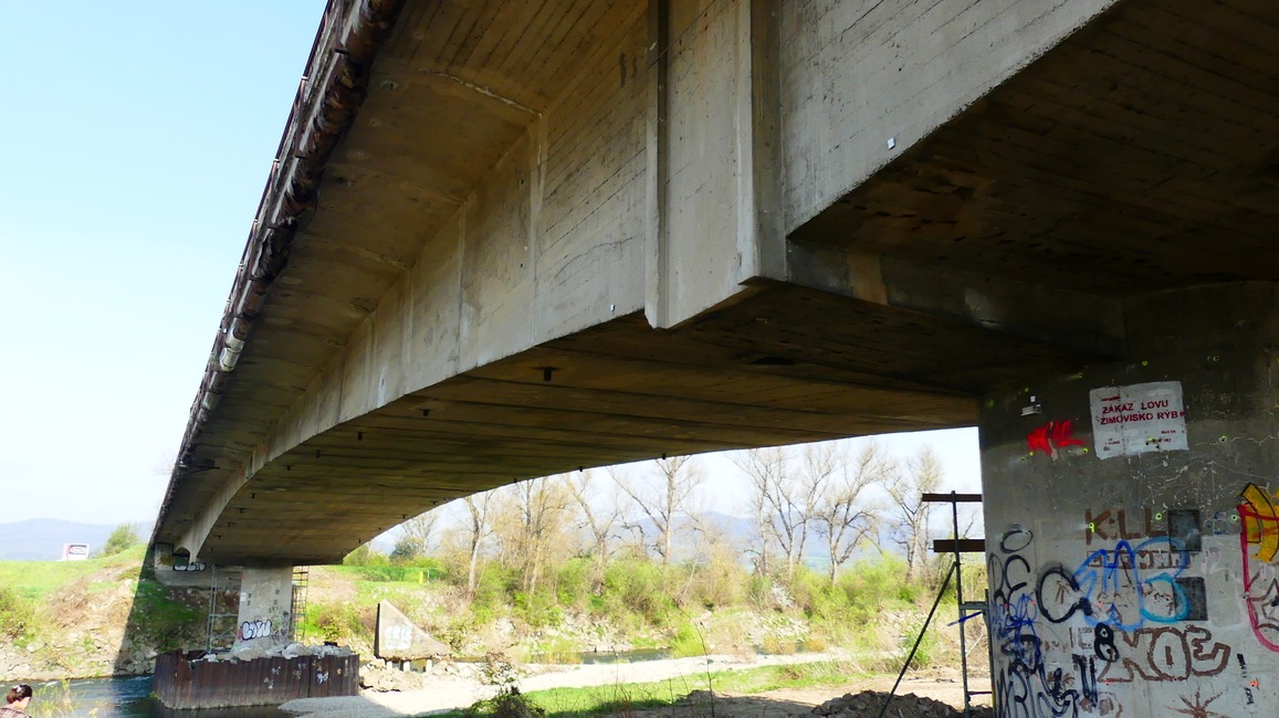 FOTO: Dopravu v Trenčianskom kraji čakajú krušné časy. Komplikácie kvôli uzavretému mostu, foto 5