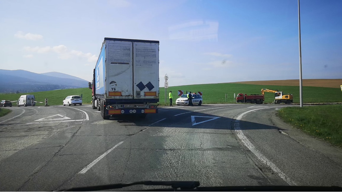 FOTO: Dopravu v Trenčianskom kraji čakajú krušné časy. Komplikácie kvôli uzavretému mostu, foto 12