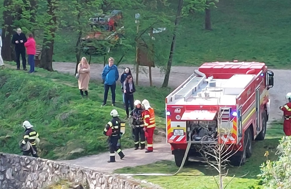 FOTO: Cvičný zásah hasičov na Trenčianskom hrade, foto 2