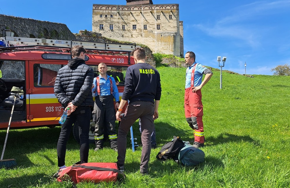 FOTO: Hasiči našli na Trenčianskom hrade poklad, foto 4