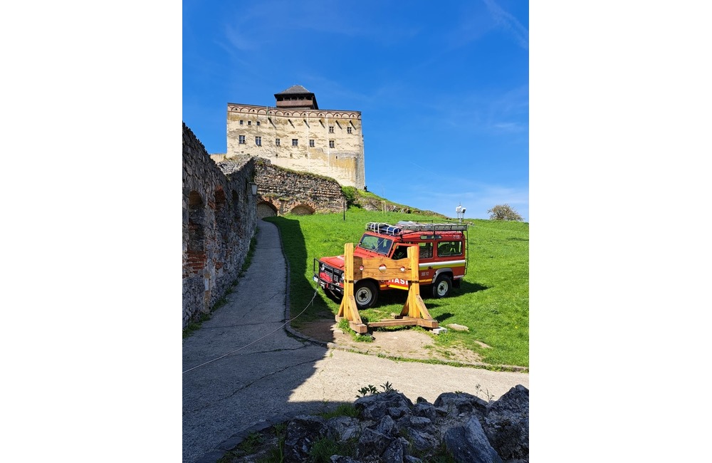 FOTO: Hasiči našli na Trenčianskom hrade poklad, foto 7