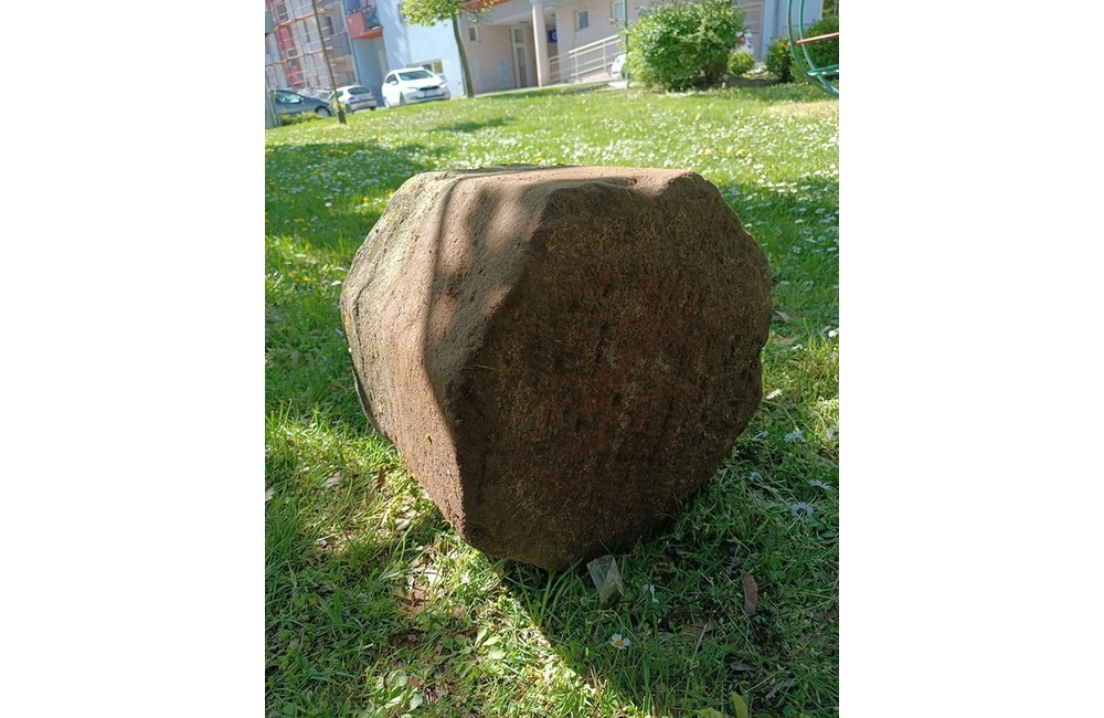 FOTO: Neobyčajný historický nález v Púchove. Z „podozrivého kameňa“ sa vykľul vzácny artefakt, foto 3