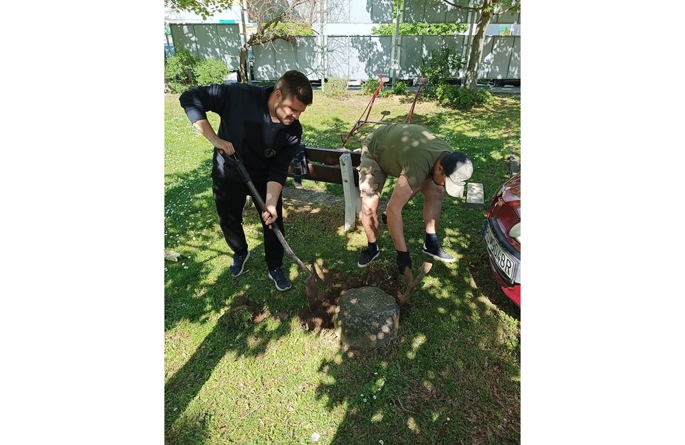 FOTO: Neobyčajný historický nález v Púchove. Z „podozrivého kameňa“ sa vykľul vzácny artefakt, foto 4