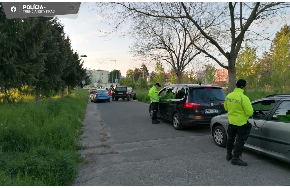 FOTO: Prekvapivý výsledok dychových skúšok takmer 400 vodičov počas policajnej kontroly v Novom Meste nad Váhom, foto 1