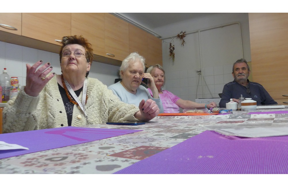 FOTO: Seniori z Trenčianskych Teplíc môžu po výzve z mestského úradu skončiť na ulici , foto 12