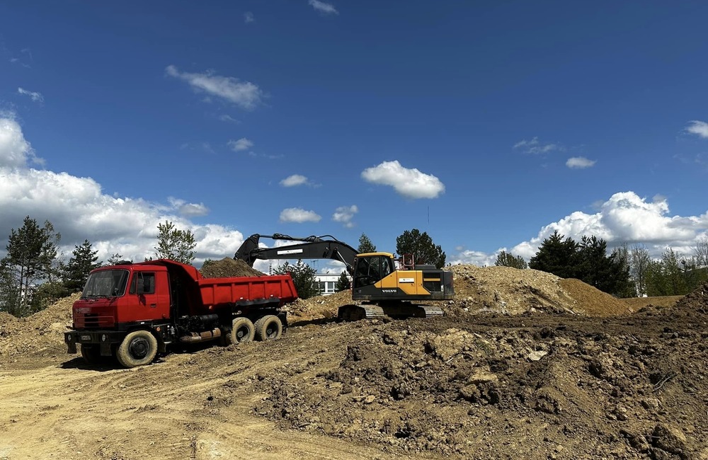 FOTO: Na najväčšom považskobystrickom sídlisku vyrastá nový park. Je väčší ako 3 futbalové ihriská, foto 3