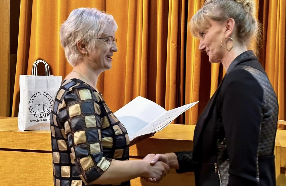 FOTO: Ocenené zdravotné sestry a pôrodné asistentky z považskobystrickej nemocnice, foto 4