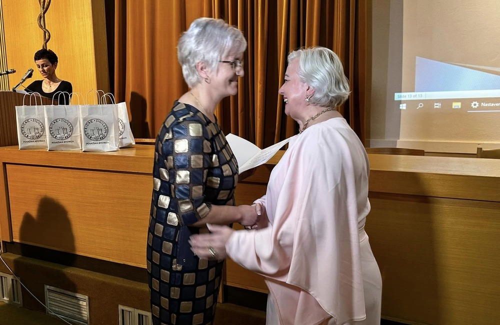 FOTO: Ocenené zdravotné sestry a pôrodné asistentky z považskobystrickej nemocnice, foto 6