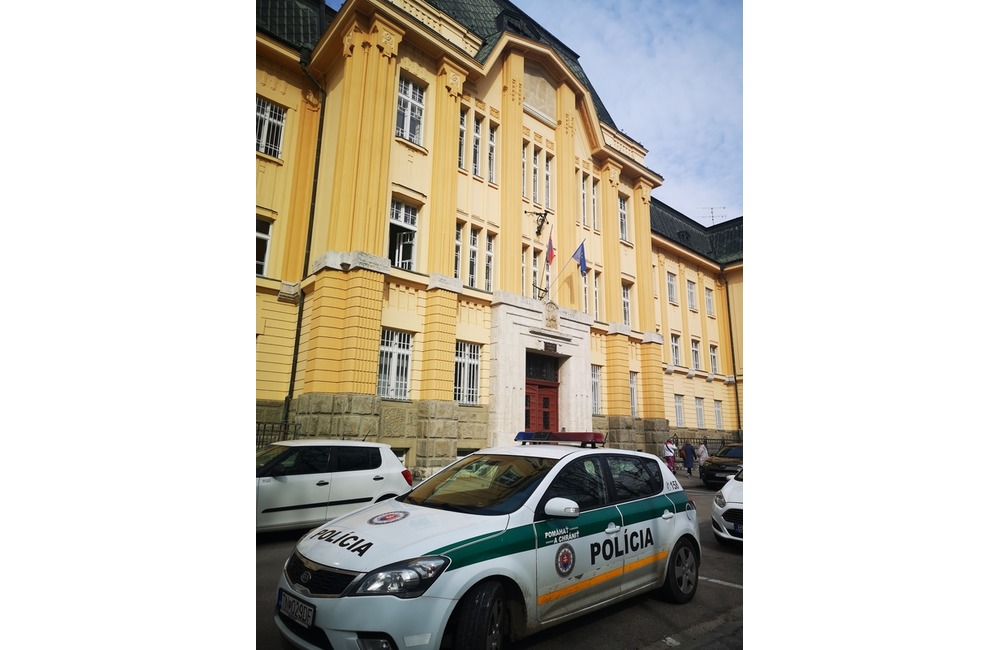 FOTO: Poľnohospodári z Veľkých Uheriec zažalovali poľovníkov. Dôvodom je zničená úroda, foto 1