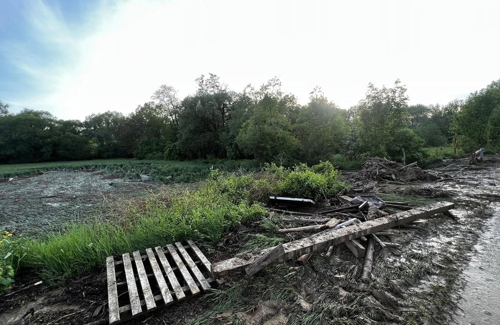 FOTO: Príroda ukázala na Považí svoju silu. Zatopené domy, cesty aj zničená úroda v okolí Skalky nad Váhom, foto 3