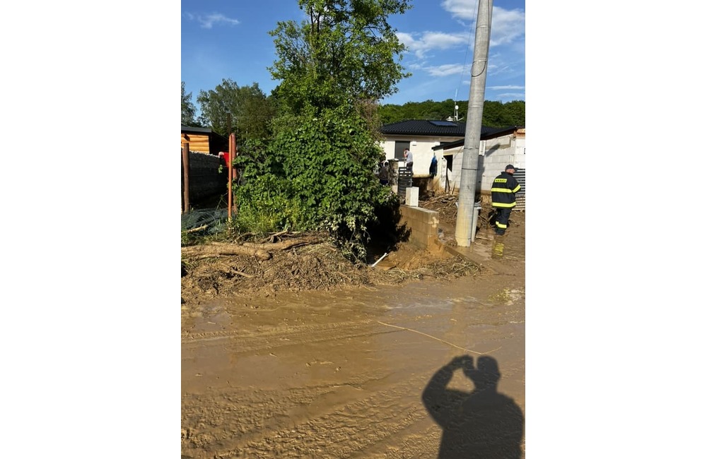 FOTO: Príroda ukázala na Považí svoju silu. Zatopené domy, cesty aj zničená úroda v okolí Skalky nad Váhom, foto 4