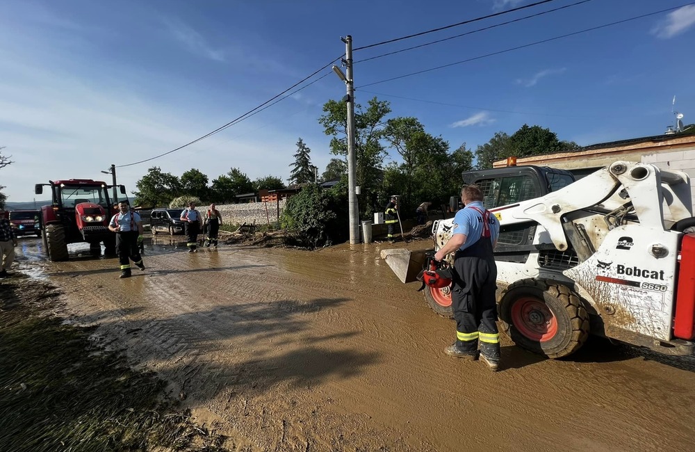 FOTO: Príroda ukázala na Považí svoju silu. Zatopené domy, cesty aj zničená úroda v okolí Skalky nad Váhom, foto 6