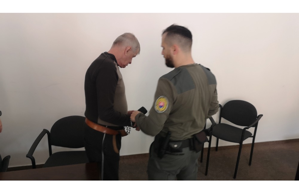FOTO: Je rozhodnuté. Krajský súd poslal 70-ročného recidivistu na 25 rokov za mreže, foto 1