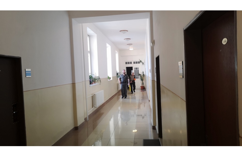 FOTO: Je rozhodnuté. Krajský súd poslal 70-ročného recidivistu na 25 rokov za mreže, foto 3