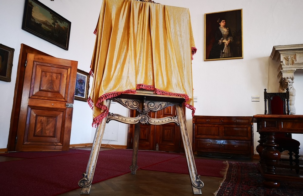 FOTO: Do zámku v Bojniciach sa vrátil gróf Pálffy. Múzeum za jeho portrét zaplatilo 8-tisíc dolárov, foto 1