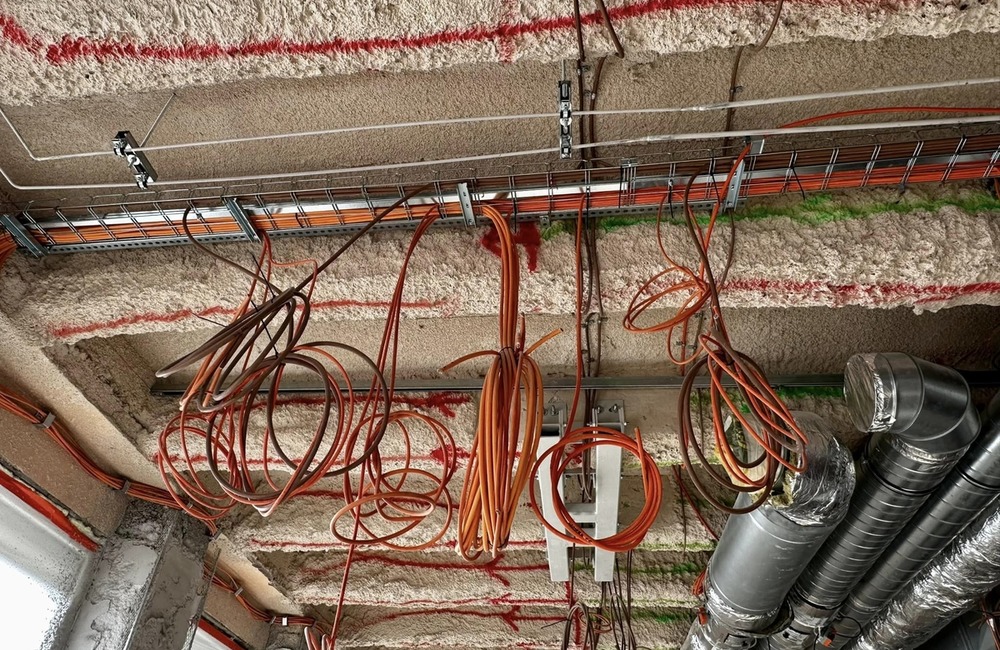 FOTO: Z tohto staveniska v Považskej Bystrici budú onedlho špičkové pôrodné sály. Práce na nich finišujú, foto 2