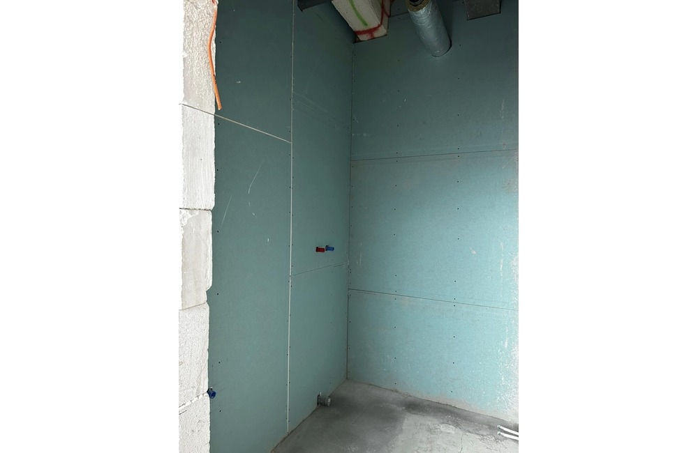 FOTO: Z tohto staveniska v Považskej Bystrici budú onedlho špičkové pôrodné sály. Práce na nich finišujú, foto 3