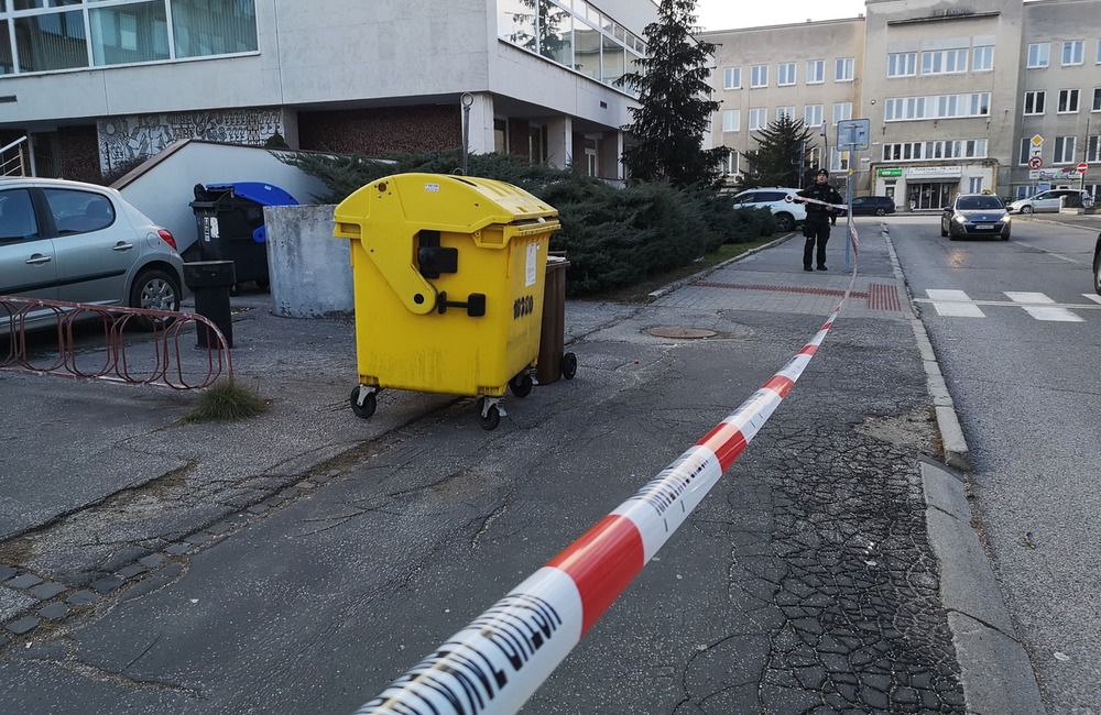 FOTO: Mladý muž sa bál, že ho odsúdia. Na tiesňovej linke oznámil, že na súde je bomba, foto 1