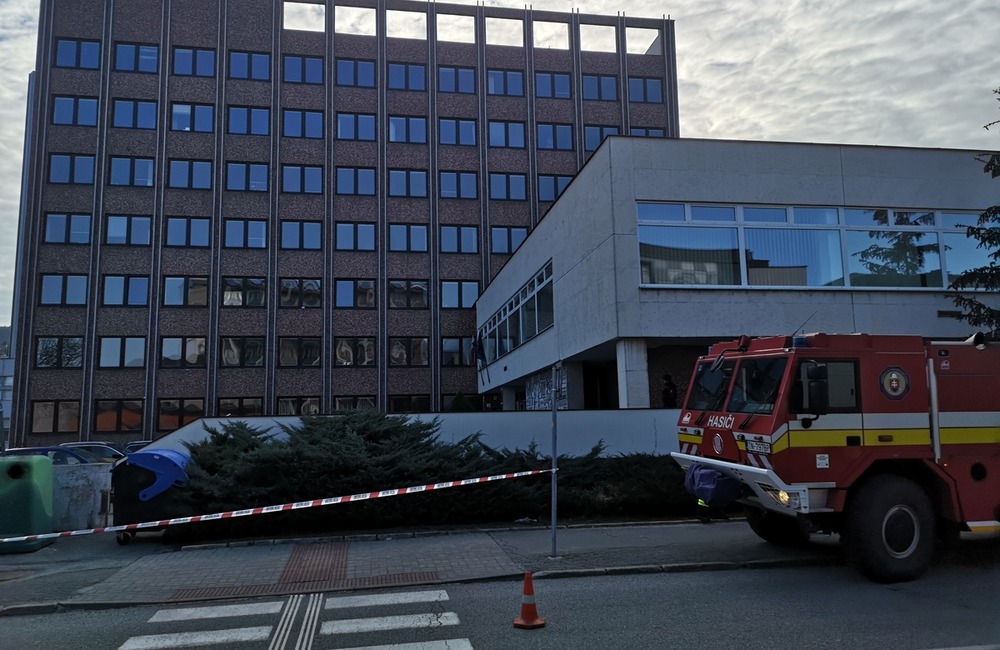 FOTO: Mladý muž sa bál, že ho odsúdia. Na tiesňovej linke oznámil, že na súde je bomba, foto 6