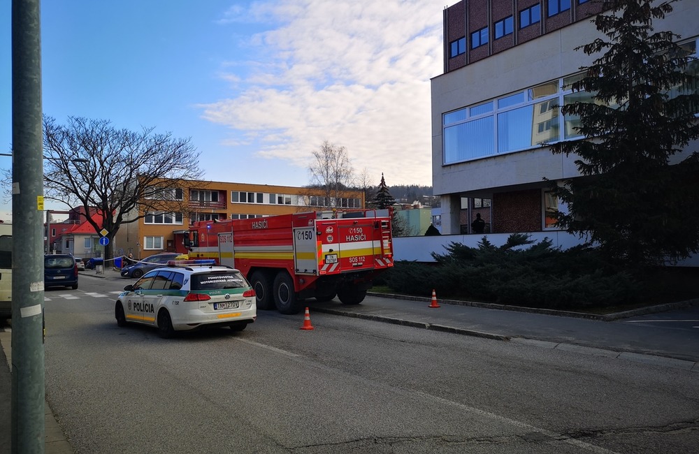 FOTO: Mladý muž sa bál, že ho odsúdia. Na tiesňovej linke oznámil, že na súde je bomba, foto 8