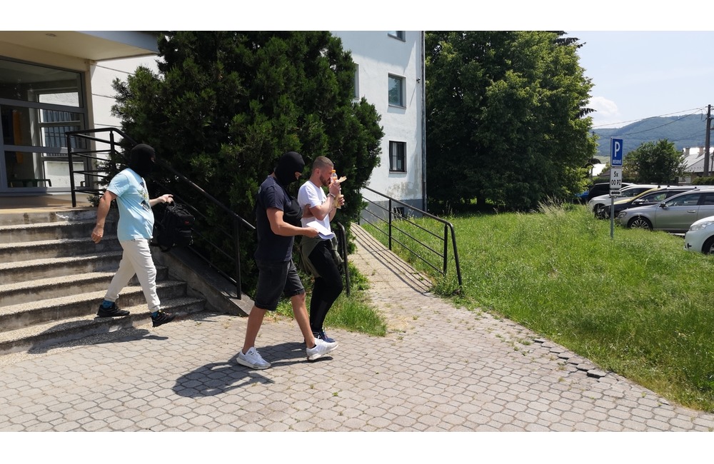 FOTO: Mladý muž sa bál, že ho odsúdia. Na tiesňovej linke oznámil, že na súde je bomba, foto 13