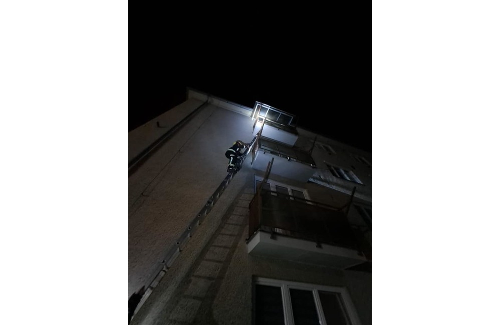 FOTO: Hasiči z Nitrianskeho Pravna majú za sebou rušnú noc. Ani na chvíľu sa nezastavili, foto 6