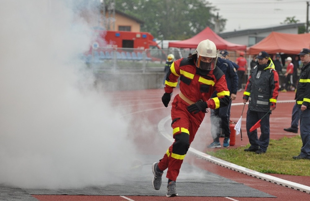 FOTO: Profesionálni hasiči z Trenčianskeho kraja si už po 25-krát zmerali svoje sily, foto 9