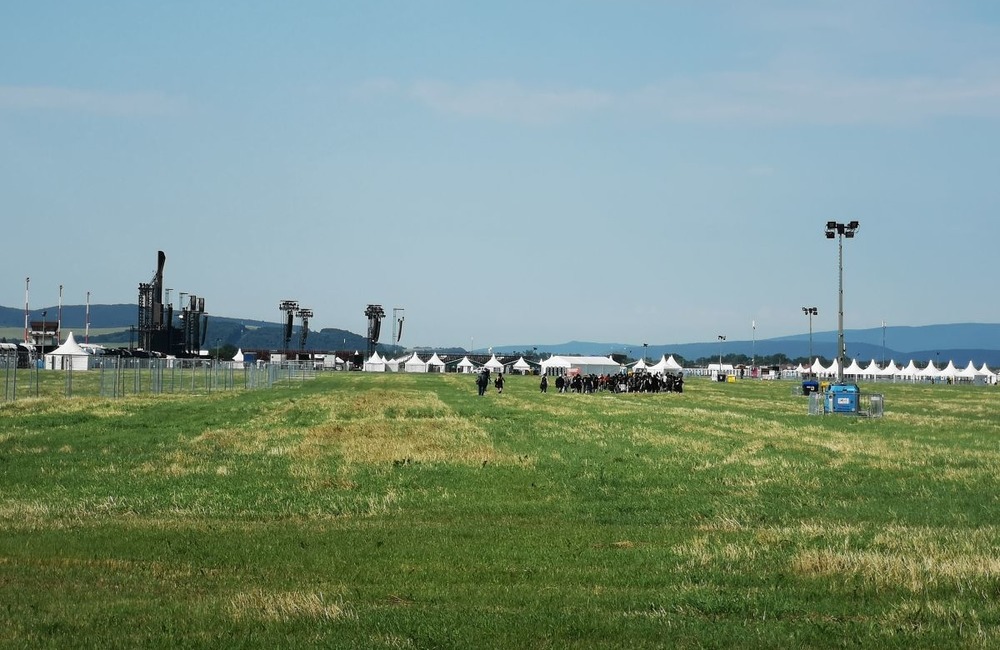 FOTO: Na koncert skupiny Rammstein v Trenčíne prichádzajú prví fanúšikovia, foto 8