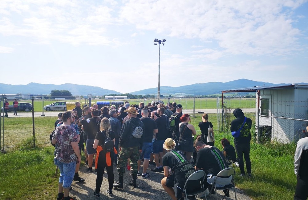 FOTO: Na koncert skupiny Rammstein v Trenčíne prichádzajú prví fanúšikovia, foto 13