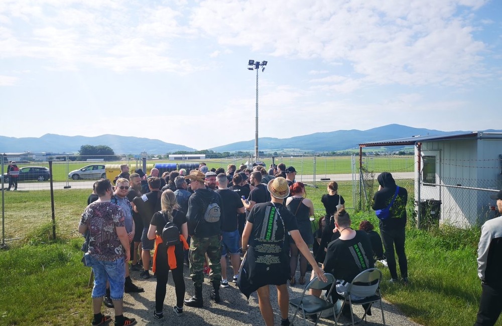 FOTO: Na koncert skupiny Rammstein v Trenčíne prichádzajú prví fanúšikovia, foto 14