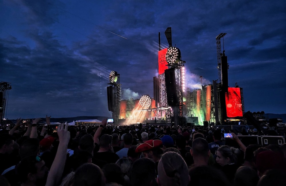 FOTO: Bombastické zábery z včerajšieho koncertu Rammstein v Trenčíne, foto 8