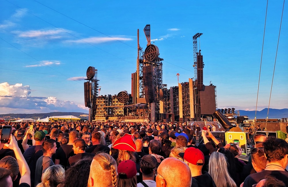 FOTO: Bombastické zábery z včerajšieho koncertu Rammstein v Trenčíne, foto 9