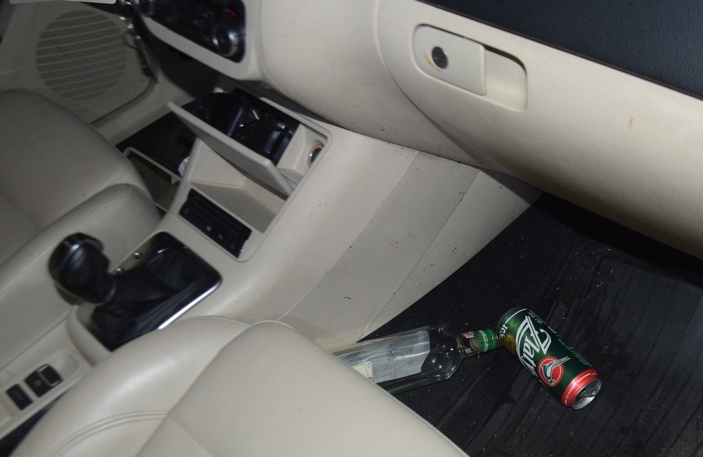 FOTO: V Hornej Breznici narazil opitý vodič do stromu, foto 1