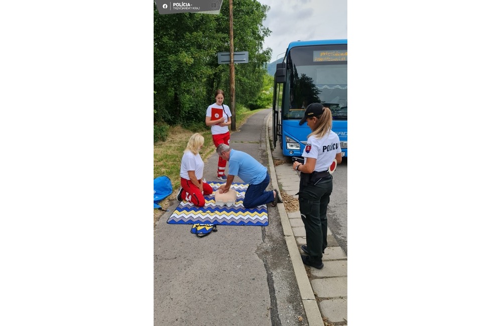 FOTO: Akcia Záchranár testuje znalosti vodičov v poskytovaní prvej pomoci, foto 2