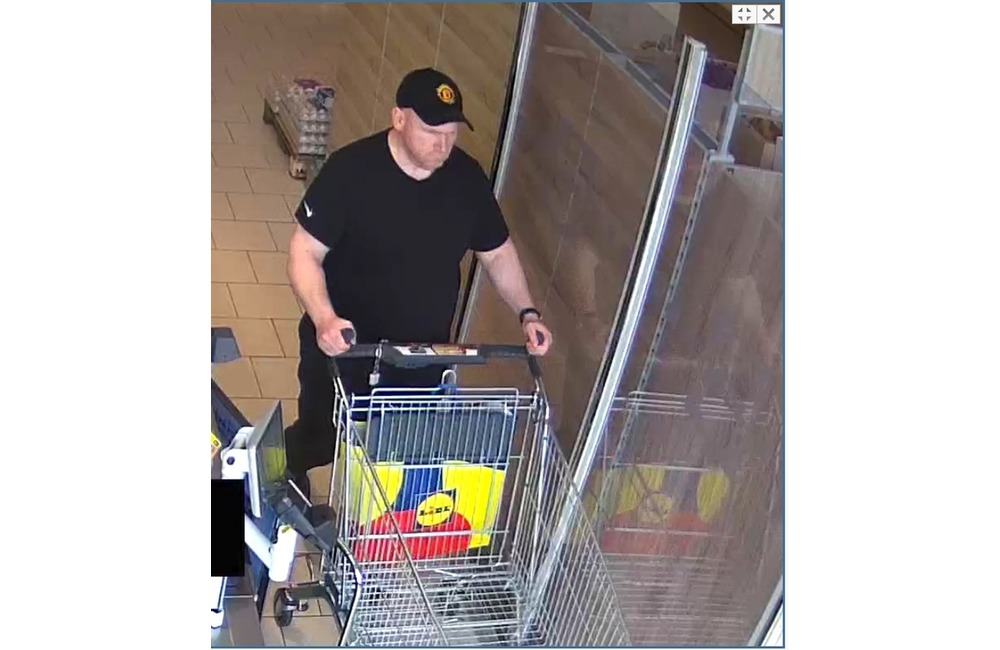 FOTO: Polícia pátra po totožnosti muža zachyteného na záberoch, foto 2