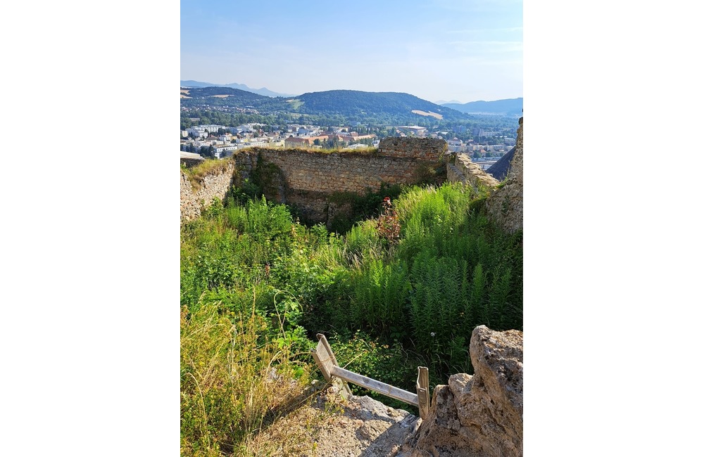 FOTO: Na Trenčianskom hrade obnovia dôležitý objekt. Najskôr ho ale preskúmajú archeológovia, foto 2