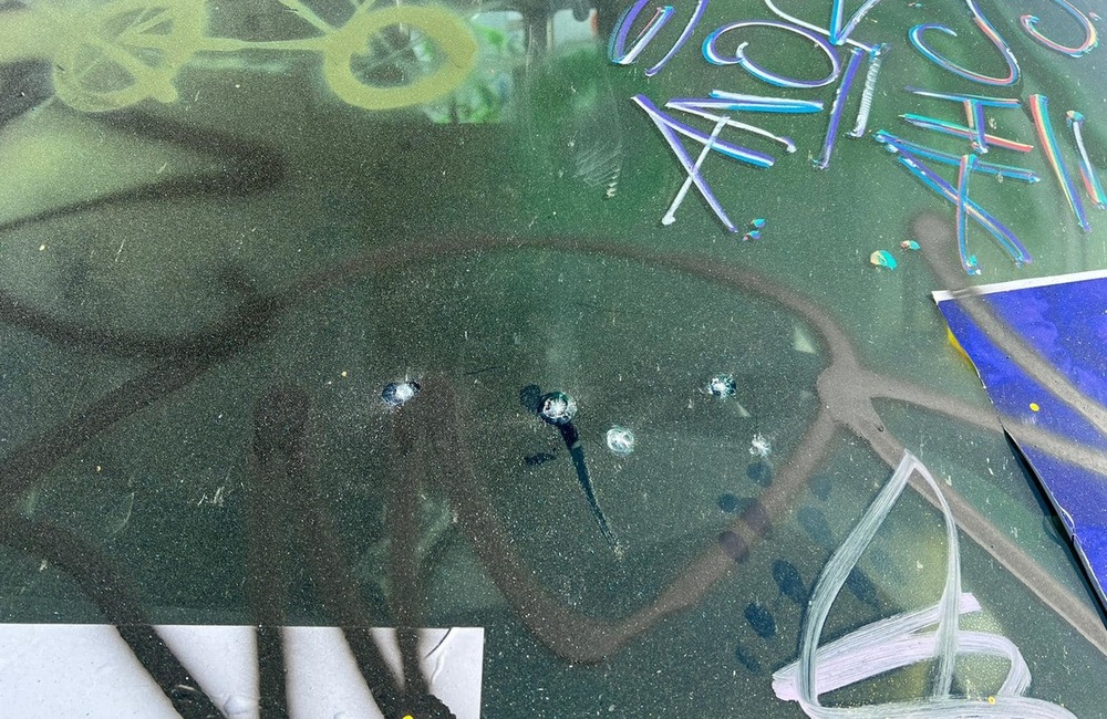 FOTO: Traja vandali zničili na festivale Pohoda dve sanitky, foto 6