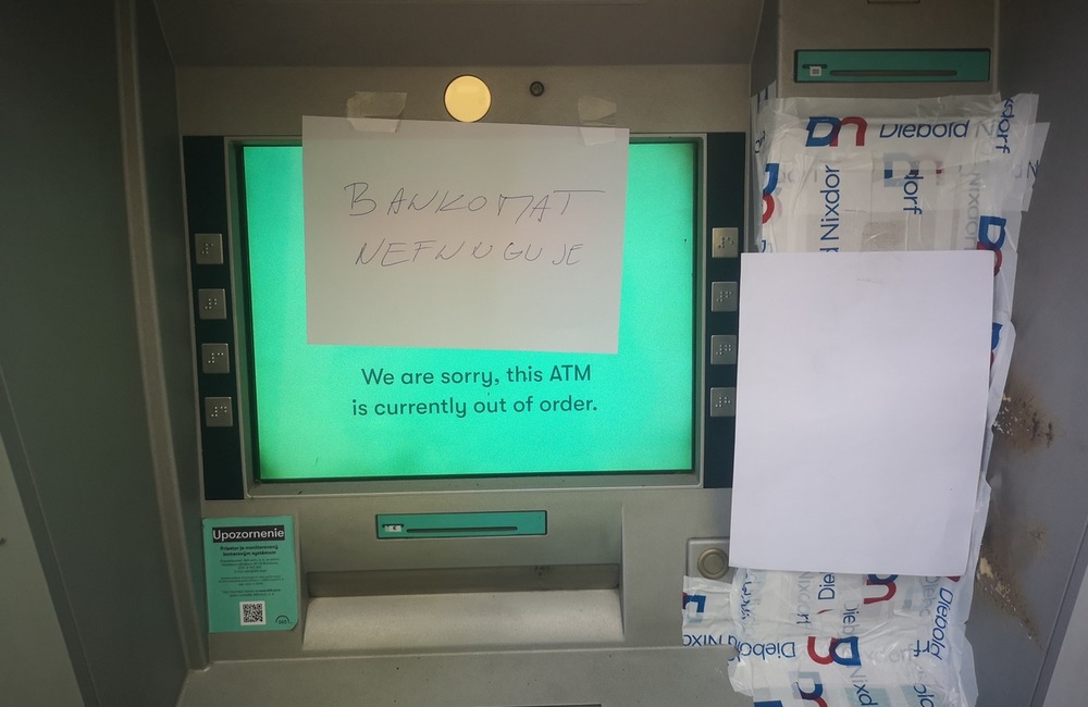 FOTO: V Trenčianskom kraji úradovali opäť bankomatoví zlodeji. Odniesli si takmer 19-tisíc eur, foto 4