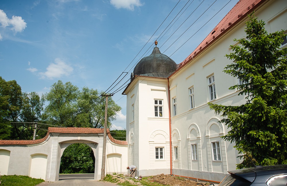 FOTO: Obnova kaštieľa v Zemianskom Podhradí ide do finále, foto 1