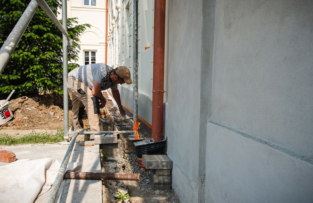 FOTO: Obnova kaštieľa v Zemianskom Podhradí ide do finále, foto 2