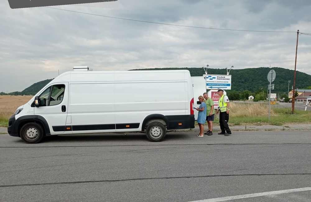 FOTO: Policajti kontrolovali vozidlá prepravujúce zvieratá a potraviny, foto 2