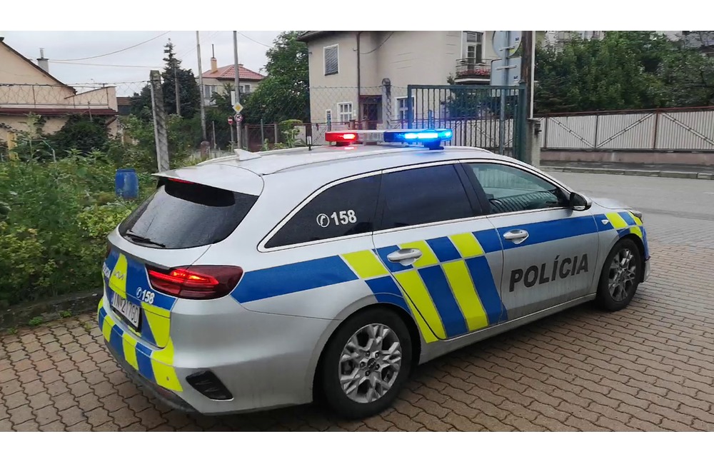 FOTO: Polícia v strehu! V tejto lokalite neďaleko krajského mesta preverujú vyčíňanie zvrhlíka, foto 3
