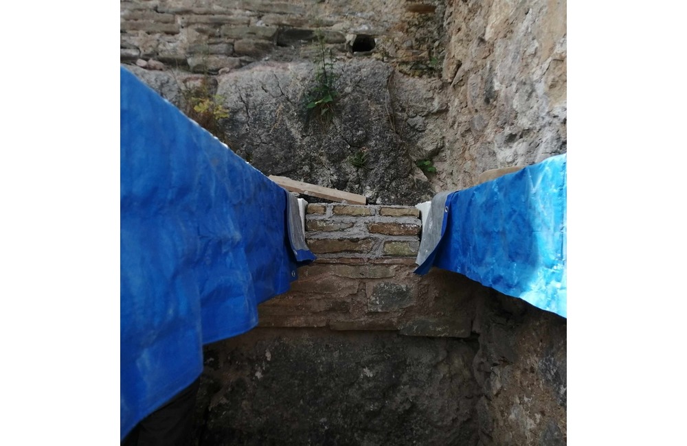 FOTO: Siláci na hrade Lednica. Športovci si vyhrnuli rukávy a ratovali históriu, foto 6