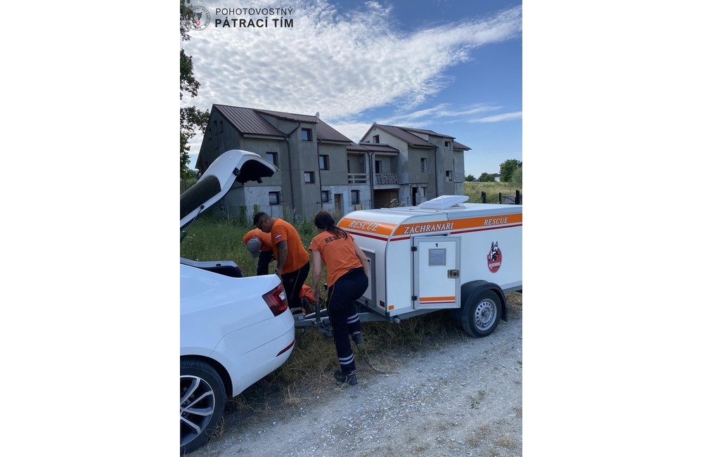 FOTO: Veľká pátracia akcia v susednom kraji. Nezvestného Miroslava hľadali aj trenčianski pátrači, foto 10