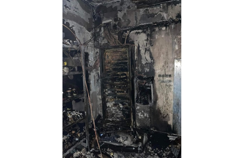 FOTO: Požiar zanechal v obchode s potravinami veľkú spúšť, foto 7